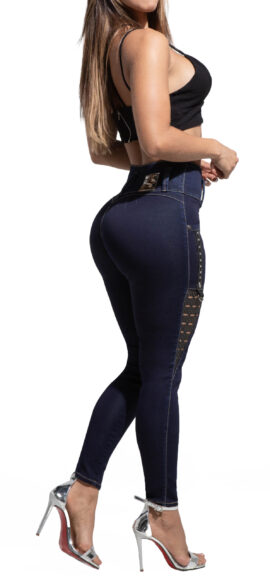 JEANS LEVANTA COLA AZUL MEDIO CON PEDRERIA SIN BOLSILLOS- 64219