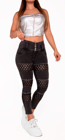 JEANS LEVANTA COLA COLOR GRIS CON  DISEÑO EN PIERNA EFECTO CUERO – 64292