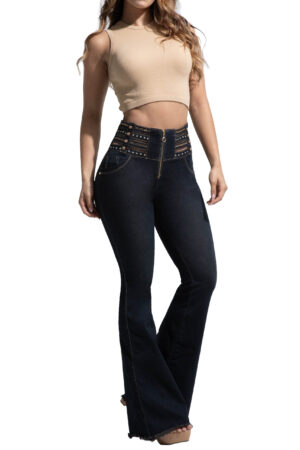 JEANS LEVANTA COLA AZUL OSCURO PRETINA ANCHA CON CORTES Y PEDRERIA BOTA CAMPANA- 64471