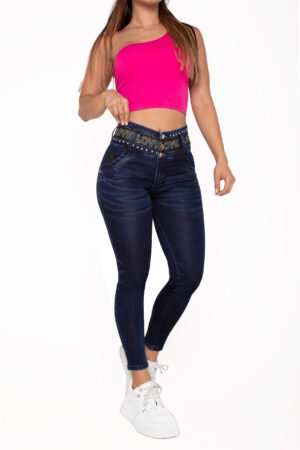 JEANS LEVANTA COLA AZUL MEDIO CON PEDRERIA BORDADA  BOTA SKINNY- 64433