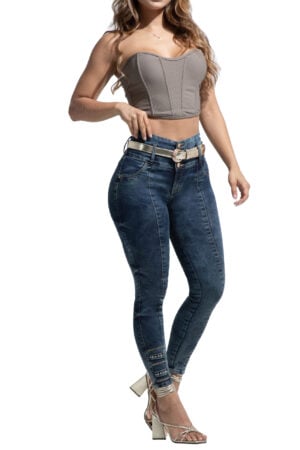 JEANS LEVANTA COLA AZUL MEDIIO IMITACION BOLSILLOS CON PEDRERIA – 64452