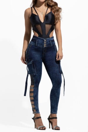 JEANS LEVANTA COLA AZUL OSCURO BOLSILLOS CARGO PEDRERIA BOTA SKINNY – 64455
