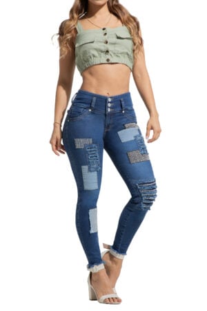 JEANS LEVANTACOLA AZUL MEDIO CON PARCHES AMBIENTADOS CON PEDRERIA – 80825