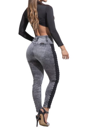 JEANS LEVANTACOLA GRIS CON DISEÑO EN LATERALES Y BOTA SIN BOLSILLOS- 90733