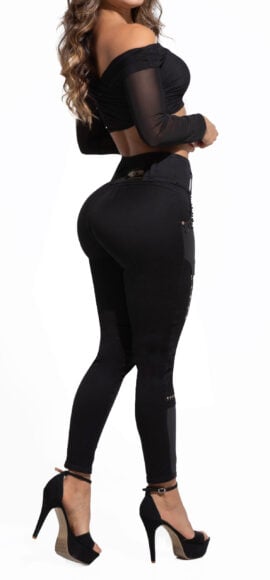 JEANS LEVANTA COLA NEGRO CON PEDRERIA EN BOLSILLOS DELANTERO BOTA SKINNY – 64246