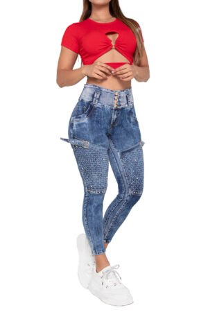 JEANS LEVANTA COLA AZUL MEDIO CON PEDRERIA PERLAS DESTROYED  SIN BOLSILLOS  BOTA SKINNY – 64456