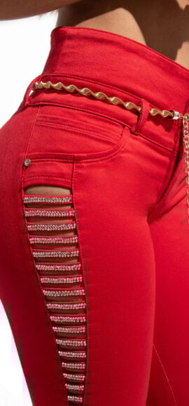 JEANS LEVANTA ROJO CON DISEÑO EN LATERALES Y  PEDRERIA  – 90675