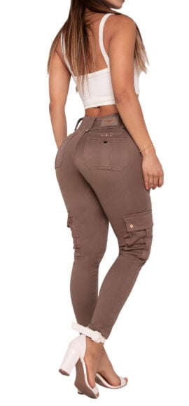 JEANS LEVANTACOLA CAFE CON BOLSILLOS CARGO DISEÑO EN LOS LATERALES 50507