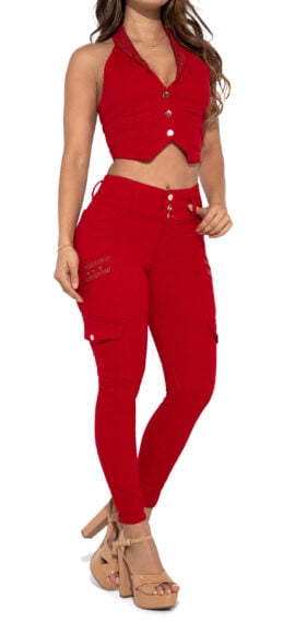 SET CROP TOP + JEANS CON PEDRERIA BOLSILLOS CARGO BOTA SKINNY LEVANTA COLA COLOR ROJO – 71314