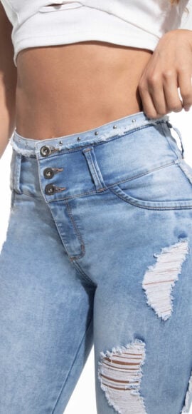 JEANS LEVANTA COLA AZUL CLARO CON  DESTROYED Y PEDRERIA- 90714