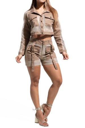 SET CHAQUETA Y SHORT CON MALLA DORADA BOLSILLOS  LATERALES LEVANTA COLA COLOR CAFE – 712881