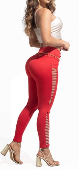 JEANS LEVANTA ROJO CON DISEÑO EN LATERALES Y  PEDRERIA  – 90675