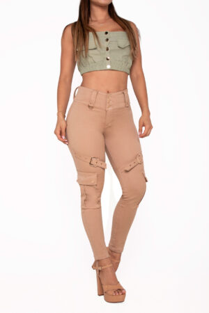JEANS LEVANTACOLA CAMEL CON BOLSILLOS CARGO DISEÑO EN LOS LATERALES 505071