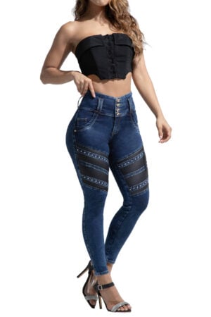JEANS LEVANTA COLA AZUL OSCURO CON CORTES EN EFECTO CUERO CON PEDRERIA BOTA SKINNY- 64450