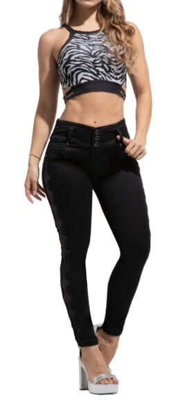 JEANS LEVANTA COLA NEGRO SIN BOLSILLOS DISEÑO EN LATERALES AMBIENTADOS CON PEDRERIA BOTA SKINNY – 80791