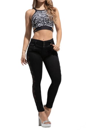 JEANS LEVANTA COLA NEGRO SIN BOLSILLOS DISEÑO EN LATERALES AMBIENTADOS CON PEDRERIA BOTA SKINNY – 80791