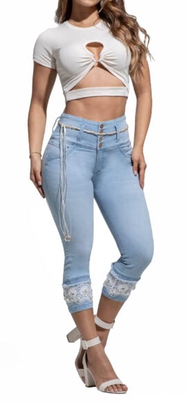 JEANS LEVANTA COLA AZUL MEDIO CON PEDRERIA BORDADO BOTA SKINNY – 90725