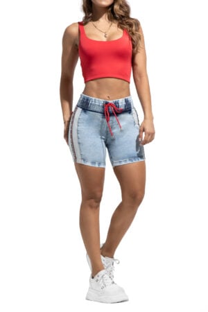 SHORT  LEVANTA COLA AZULAZUL CLARO CON LINEAS SOBREPUESTAS EN LATEALES AMBIENTADAS CON PEDRERIA  – 71328