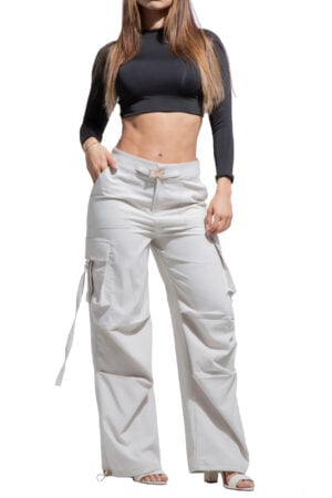 JEANS LEVANTA COLA MARFIL CON BOLSILLOS EN LATERALES BOTA ANCHA – 50531