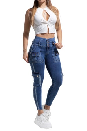 JEANS LEVANTA COLA AZUL MEDIO CON CORTES Y BOLSILLOS DELANTEROS BOTA SKINNY – 64459