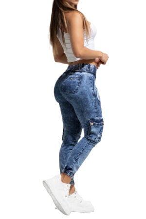 JEANS LEVANTACOLA AZUL MEDIO JASPEADO TIPO JOGGER CON BOLSILLOS Y DESTROYED – 90742