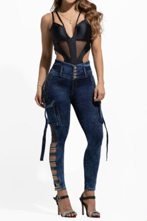 JEANS LEVANTA COLA AZUL OSCURO BOLSILLOS CARGO PEDRERIA BOTA SKINNY – 64455