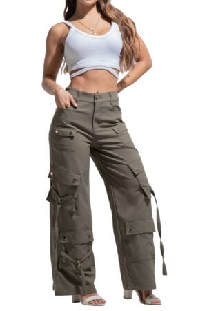 JEANS LEVANTA COLA VERDE CON BOLSILLOS CARGOS EN LATERALES BOTA ANCHA – 50536