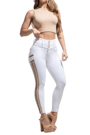 JEANS LEVANTA COLA COLOR MARFIL CON CORTES EN COSTADOS BOTA SKINNY – 71352