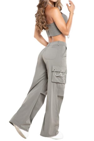 SET PANTALON VERDE OLIVA CON BOLSILLOS CARGO CROP TOP – 64472