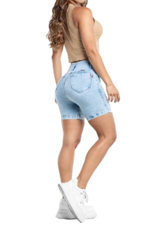 SHORT LEVANTA COLA AZUL CLARO AMBIENTADO CON PERLAS Y PEDRERIA- 71354