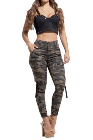 JEANS LEVANTA COLA VERDE CAMUFLADO TIPO JOGGER CON BOLSILLOS CARGO BOTA SKINNY – 50538